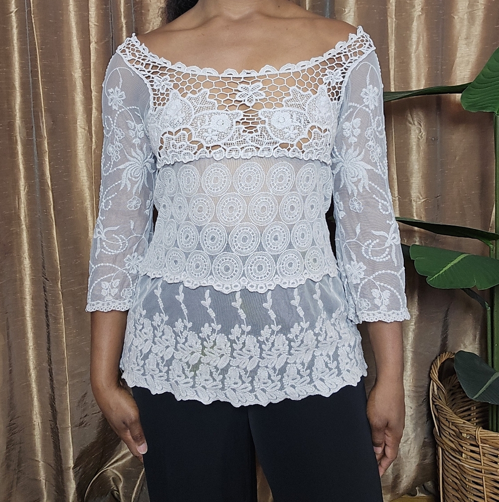 Issi Elegant Lace Crochet Top Sz:Small